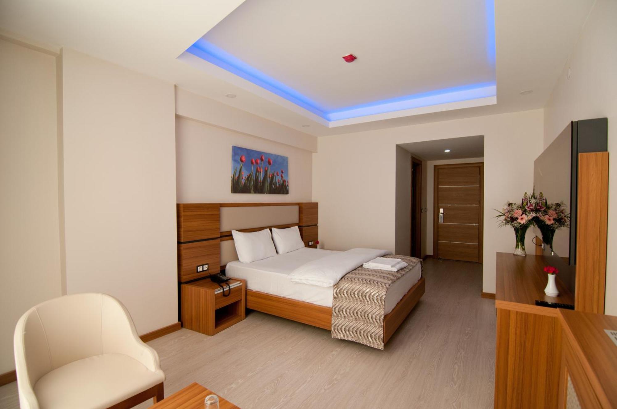 Mus Grand Hotel ภายนอก รูปภาพ